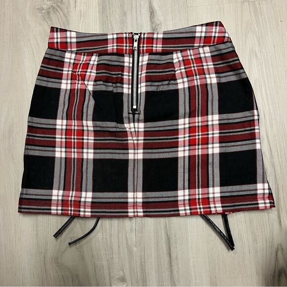 NWT vintage Tripp NYC red black plaid miniskirt with grommets and lacing sz XS - Picture 5 of 10